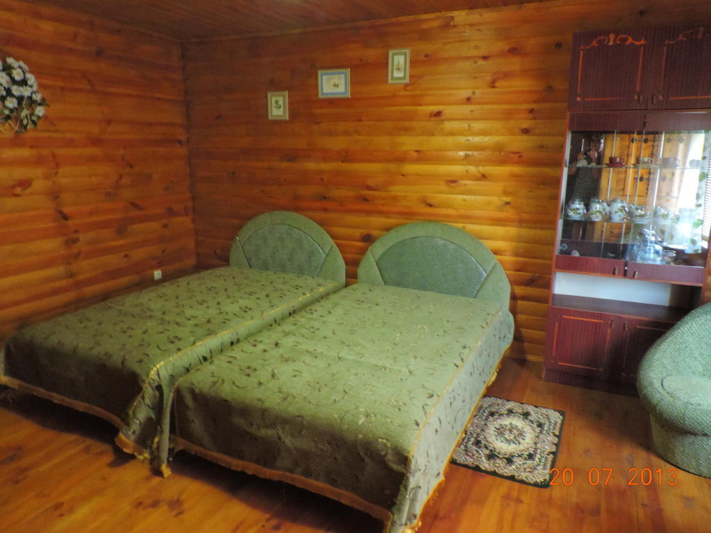 Slavutich Hotel Nova Kakhovka Room photo